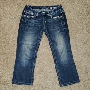 Miss Me Jean Capri size 28 stretch medium wash